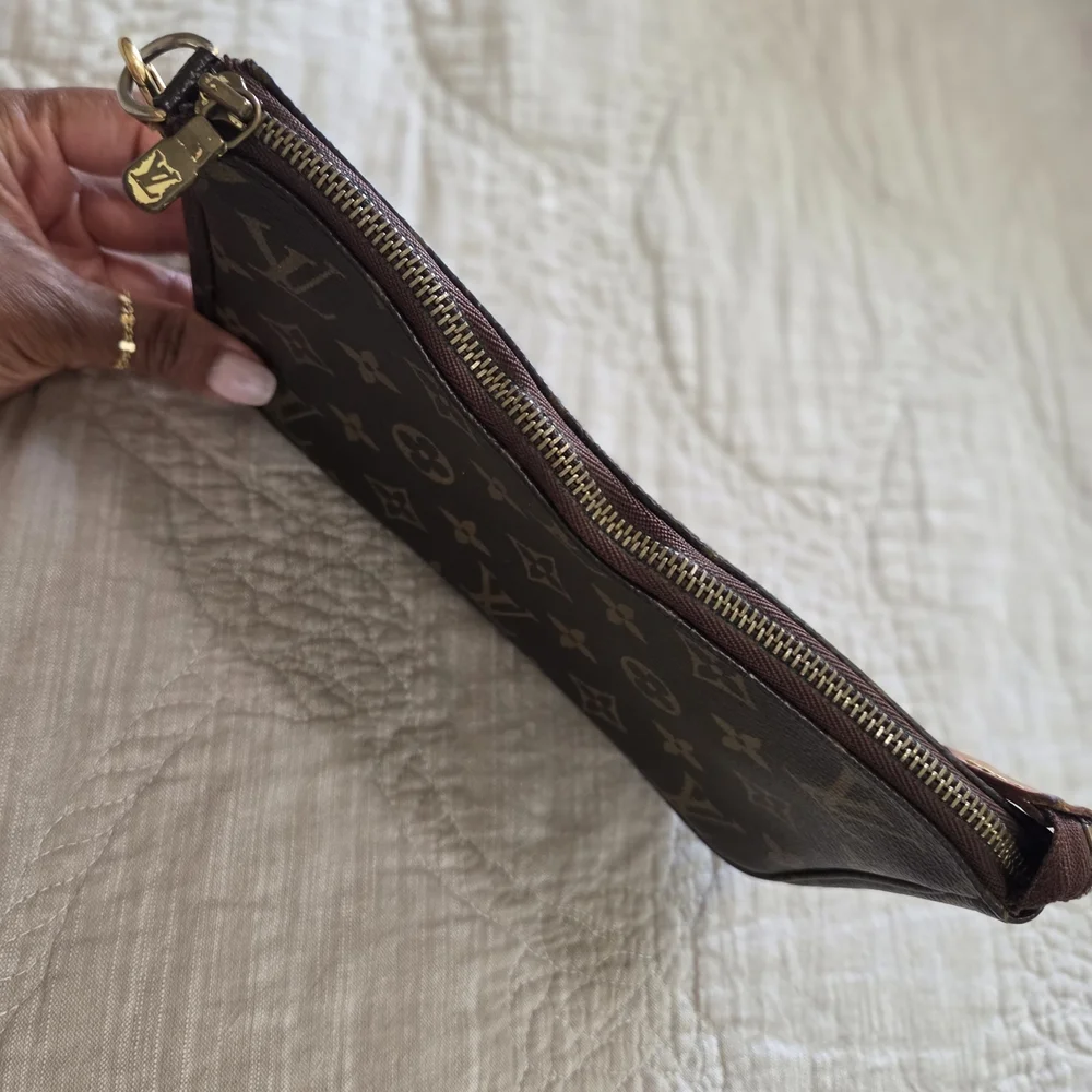 Authentic Louis Vuitton Monogram Clutch - Picture 4 of 10